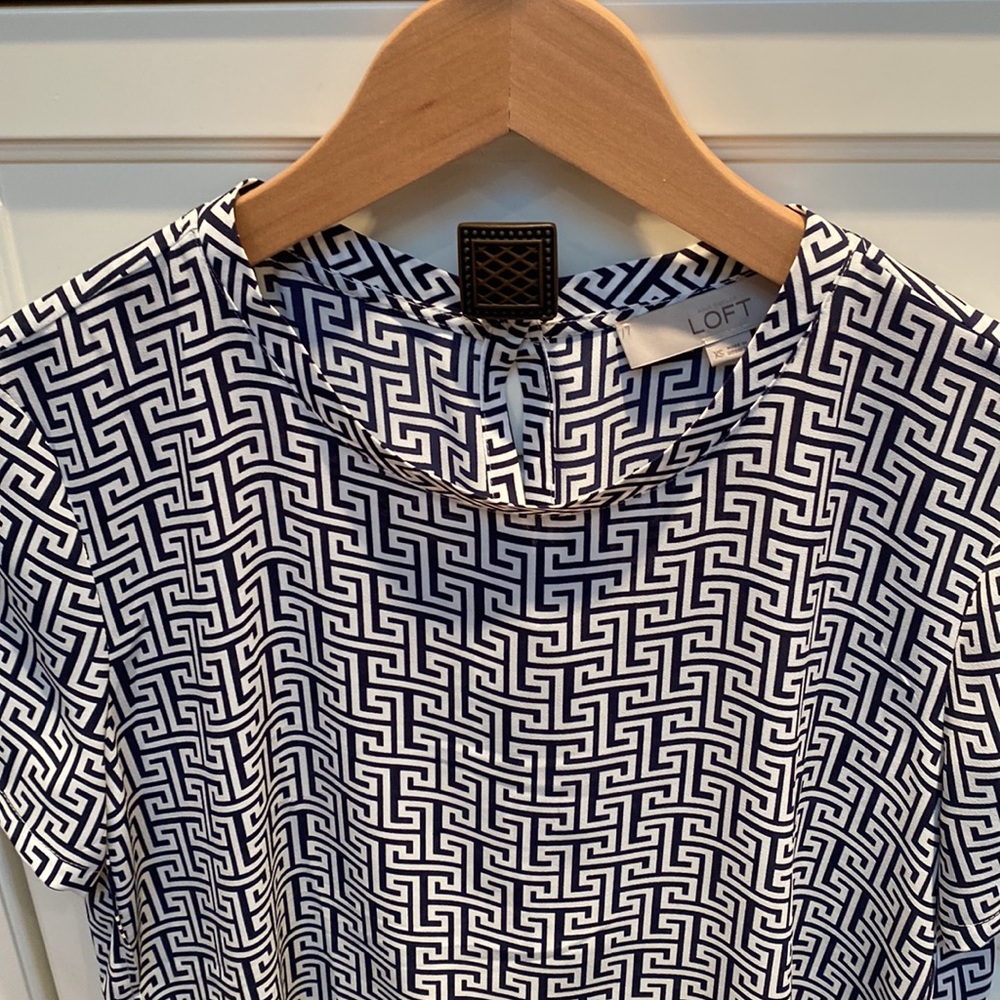 Gorgeous Ann Taylor Loft Top.  Like NEW! XS
